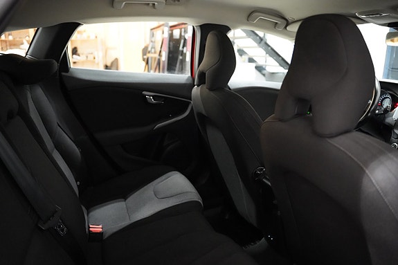 Volvo V40 18 of 19