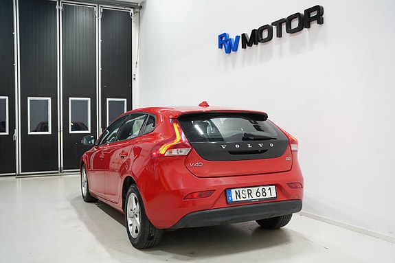 Volvo V40 4 of 19