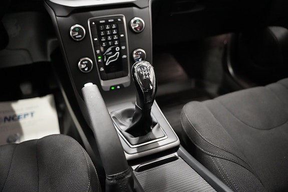 Volvo V40 13 of 19