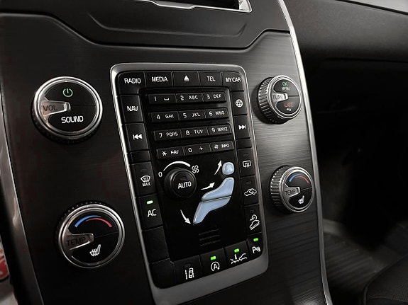 Volvo XC70 17 of 21
