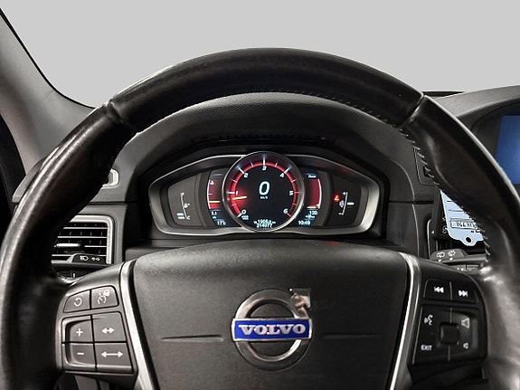 Volvo XC70 12 of 21