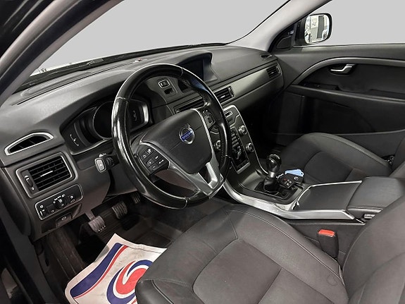 Volvo XC70 11 of 21