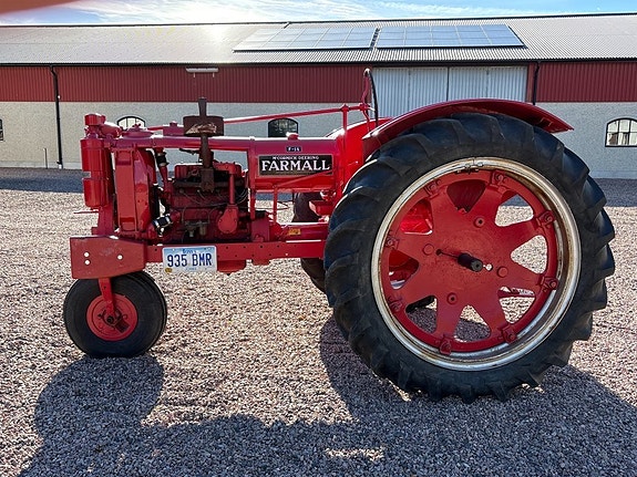 Veterantraktor Farmmall F-14 4 of 6