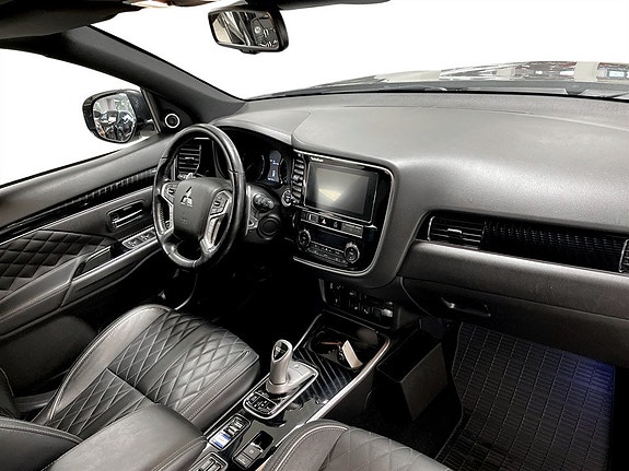 Mitsubishi Outlander 13 of 17