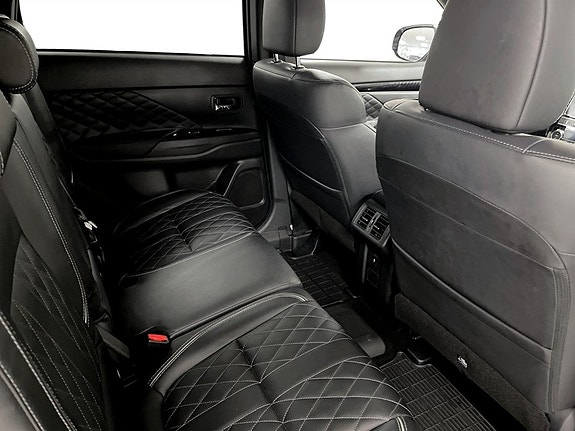 Mitsubishi Outlander 14 of 17
