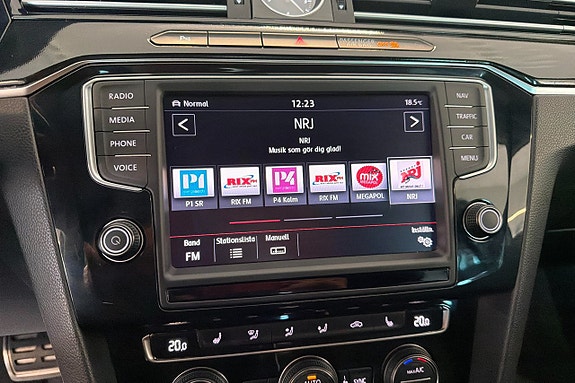Volkswagen Passat 19 of 24