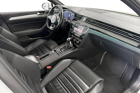 Volkswagen Passat 17 of 24