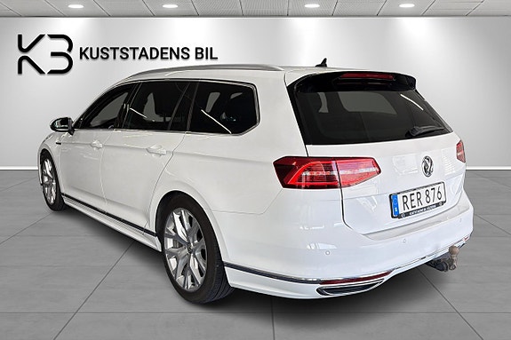 Volkswagen Passat 5 of 24