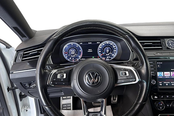 Volkswagen Passat 14 of 24