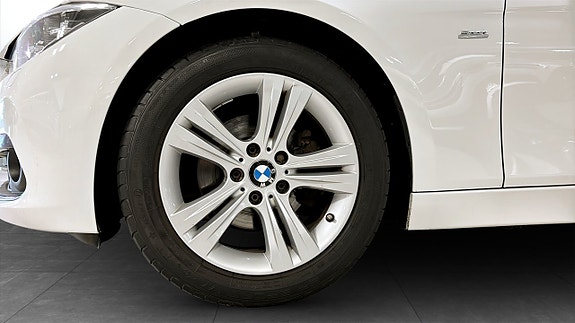 BMW 318d 9 of 9