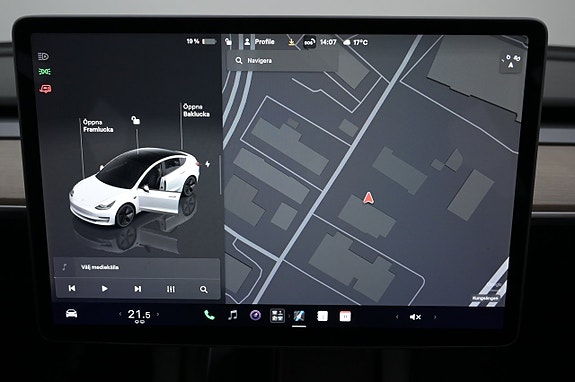 Tesla Model 3 19 of 27