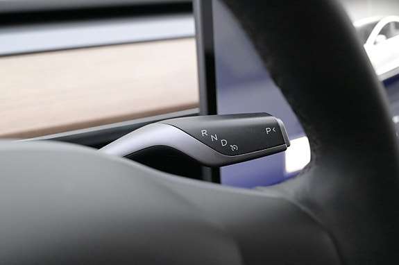 Tesla Model 3 8 of 27
