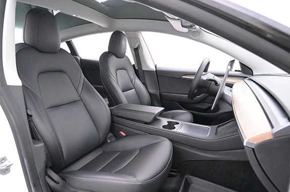 Tesla Model 3 12 of 27