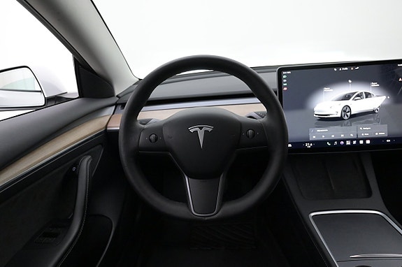 Tesla Model 3 7 of 27
