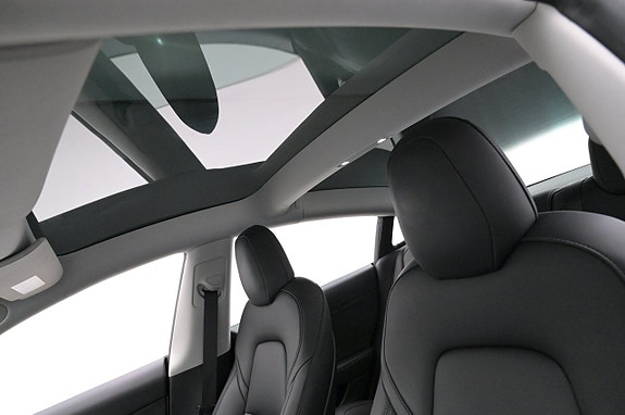 Tesla Model 3 25 of 27