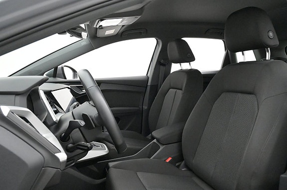 Audi Q4 e-tron 10 of 27