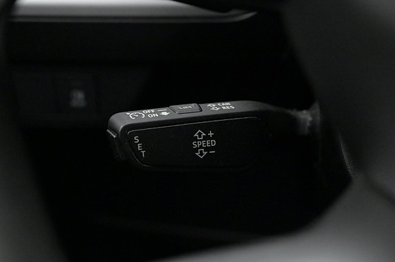 Audi Q4 e-tron 8 of 27