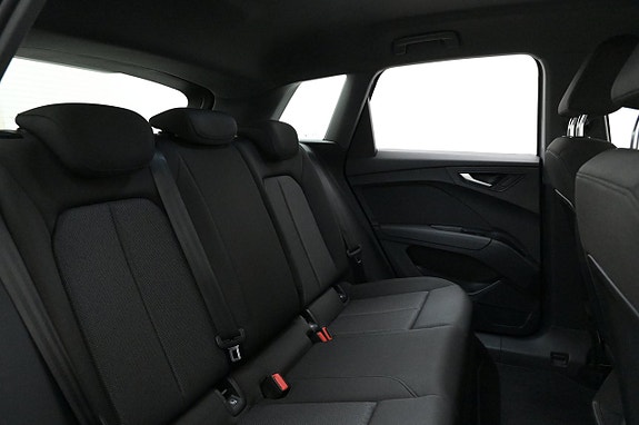 Audi Q4 e-tron 21 of 27