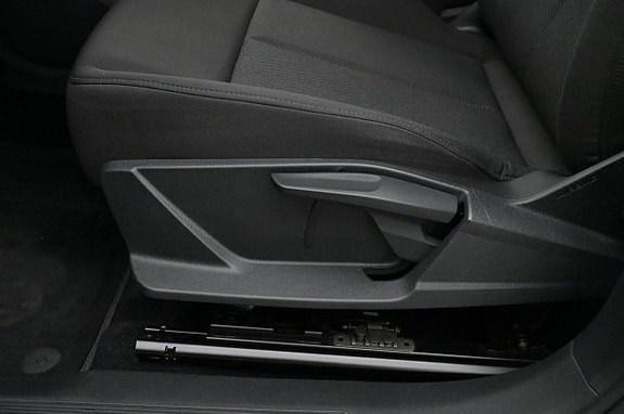 Audi Q4 e-tron 12 of 27