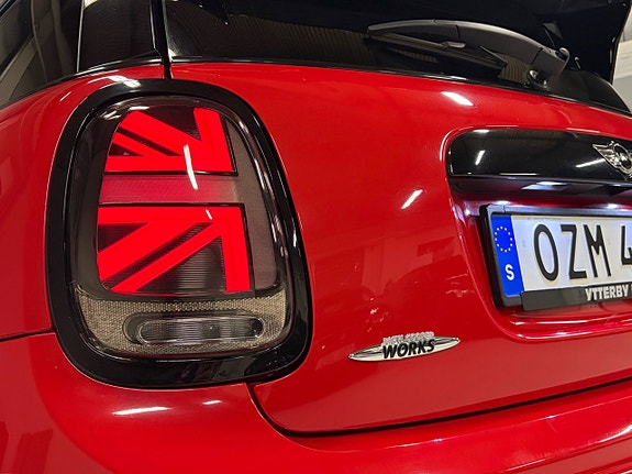 MINI Cooper S 4 of 18