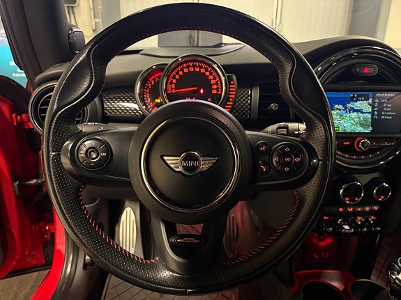 MINI Cooper S 12 of 18