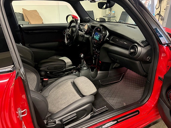 MINI Cooper S 17 of 18
