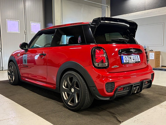 MINI Cooper S 7 of 18
