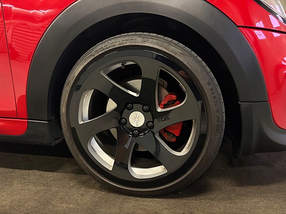 MINI Cooper S 6 of 18