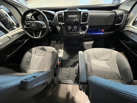 Sun Living V 65 SL 140HP 35H 4 of 7