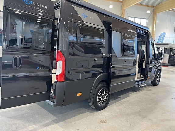 Sun Living V 65 SL 140HP 35H 2 of 7
