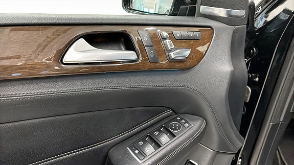 Mercedes-Benz GLS350 d 11 of 26