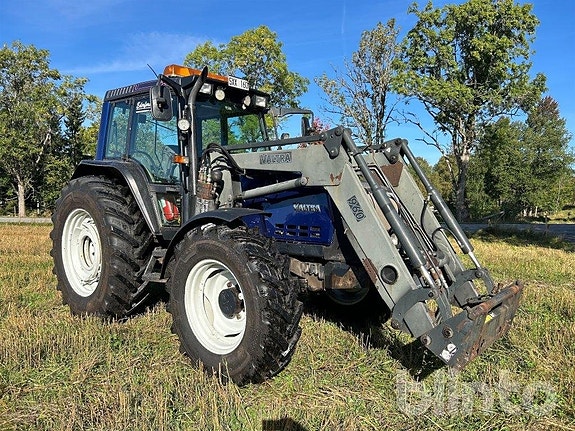 Traktor med lastare VALTRA 6850-4 3 of 6