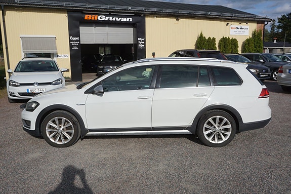 Volkswagen Golf Alltrack 3 of 8
