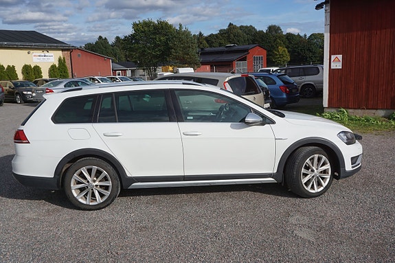 Volkswagen Golf Alltrack 4 of 8
