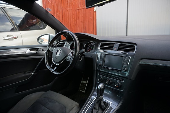 Volkswagen Golf Alltrack 5 of 8