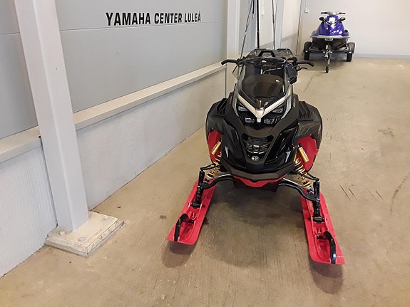 Lynx BRUTAL RE 900 ACE TURBO R 500MM 31MIL 2 of 2