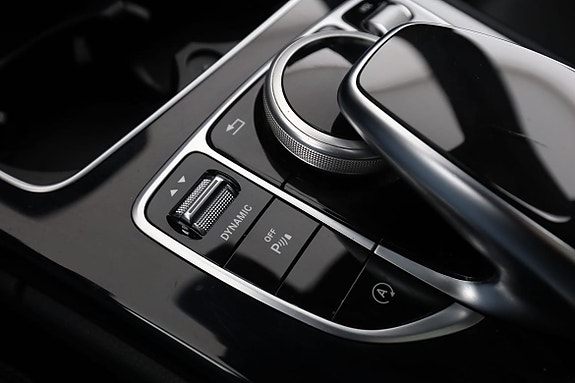 Mercedes-Benz C220 28 of 30