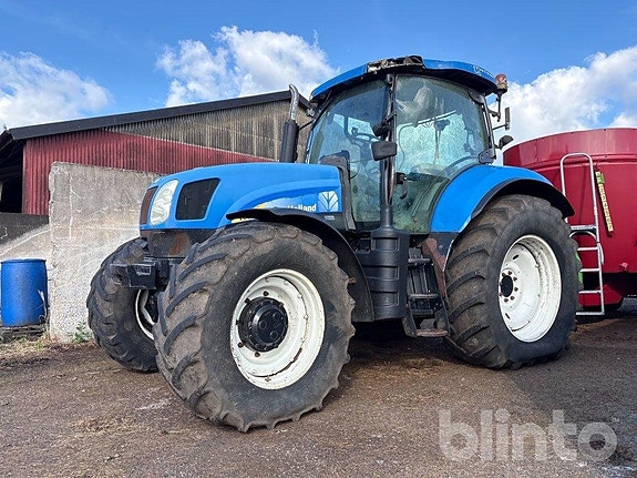 Traktor NEW HOLLAND T6080