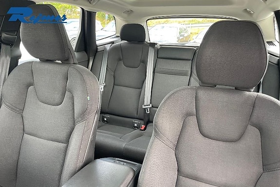 Volvo XC60 16 of 21