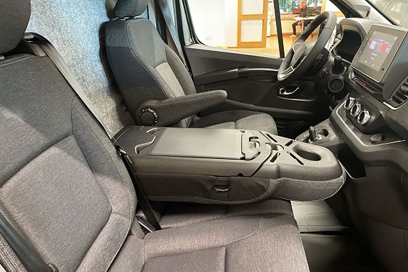 Renault Trafic 9 of 20