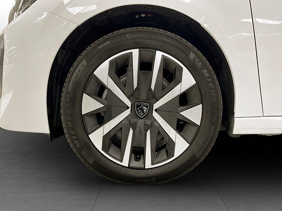 Peugeot 208 14 of 15