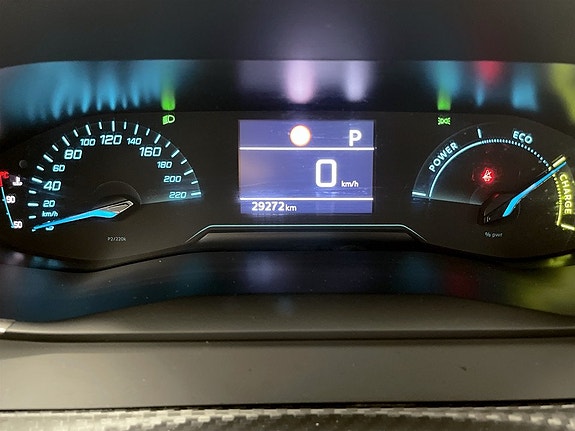 Peugeot 208 8 of 15