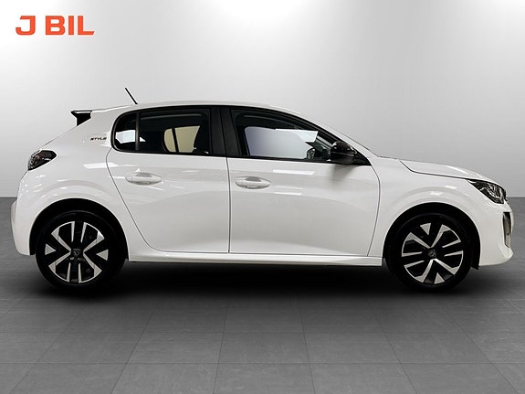 Peugeot 208 13 of 15