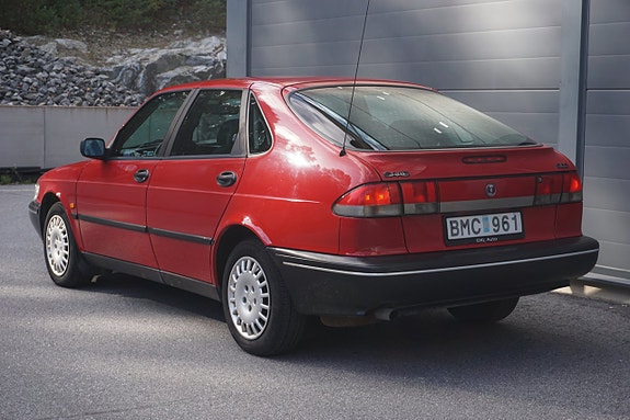 Saab 900 7 of 30