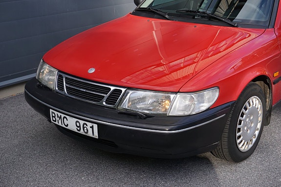 Saab 900 10 of 30