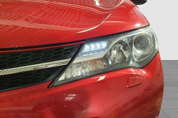 Toyota RAV4 10 of 22