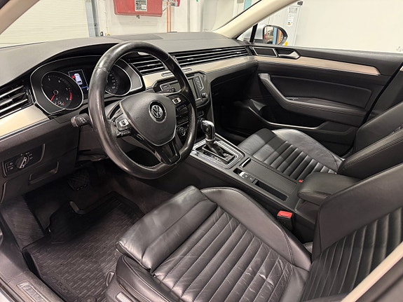 Volkswagen Passat 8 of 17