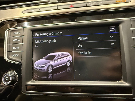 Volkswagen Passat 12 of 17