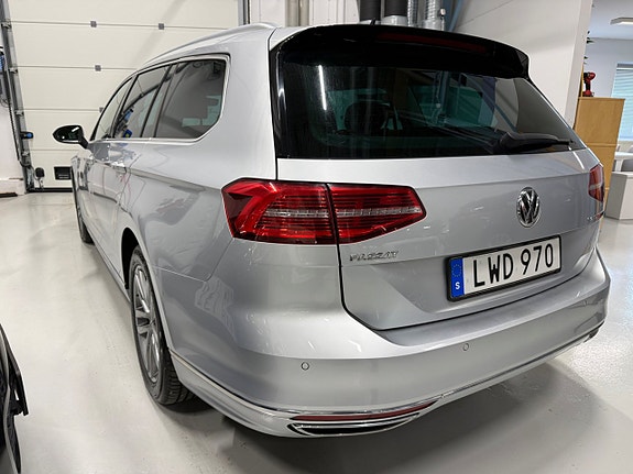 Volkswagen Passat 6 of 17