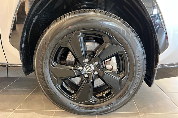 Toyota RAV4 17 of 24